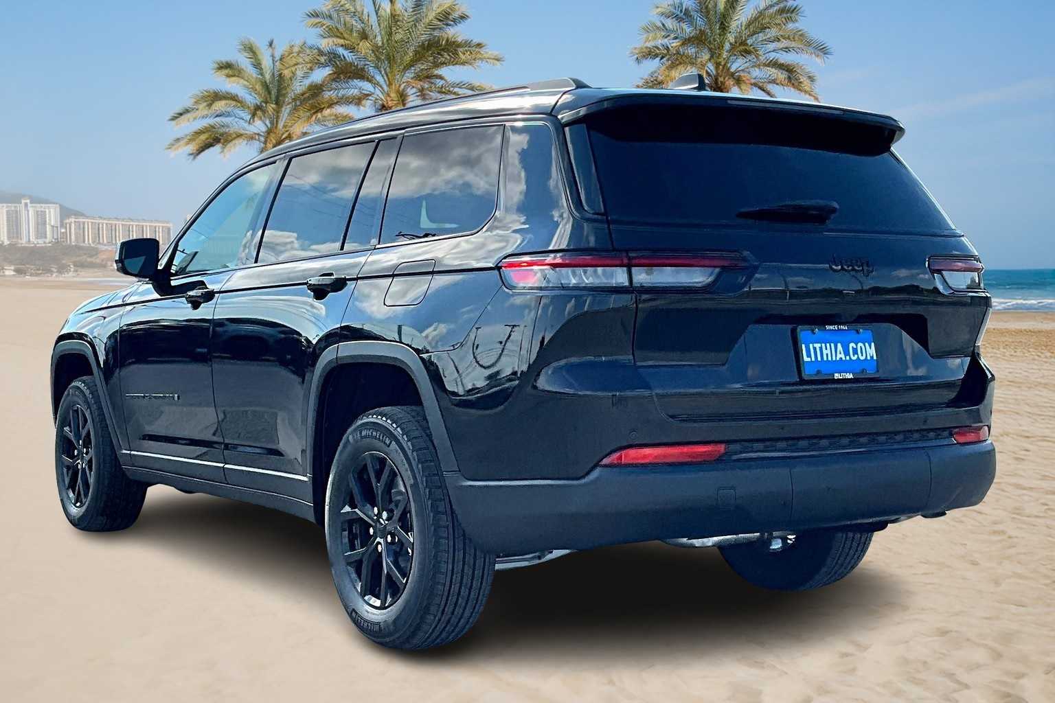 Thumbnail: 2025 Jeep Grand Cherokee - 4