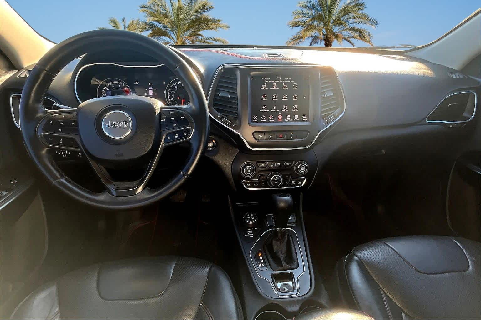 Thumbnail: 2019 Jeep Cherokee - 10