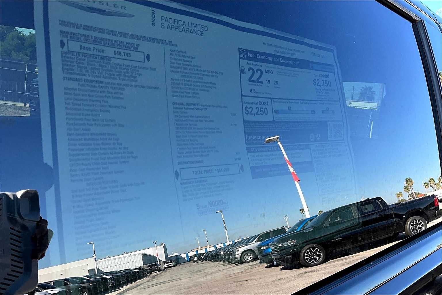 Thumbnail: 2026 Chrysler Pacifica - 22