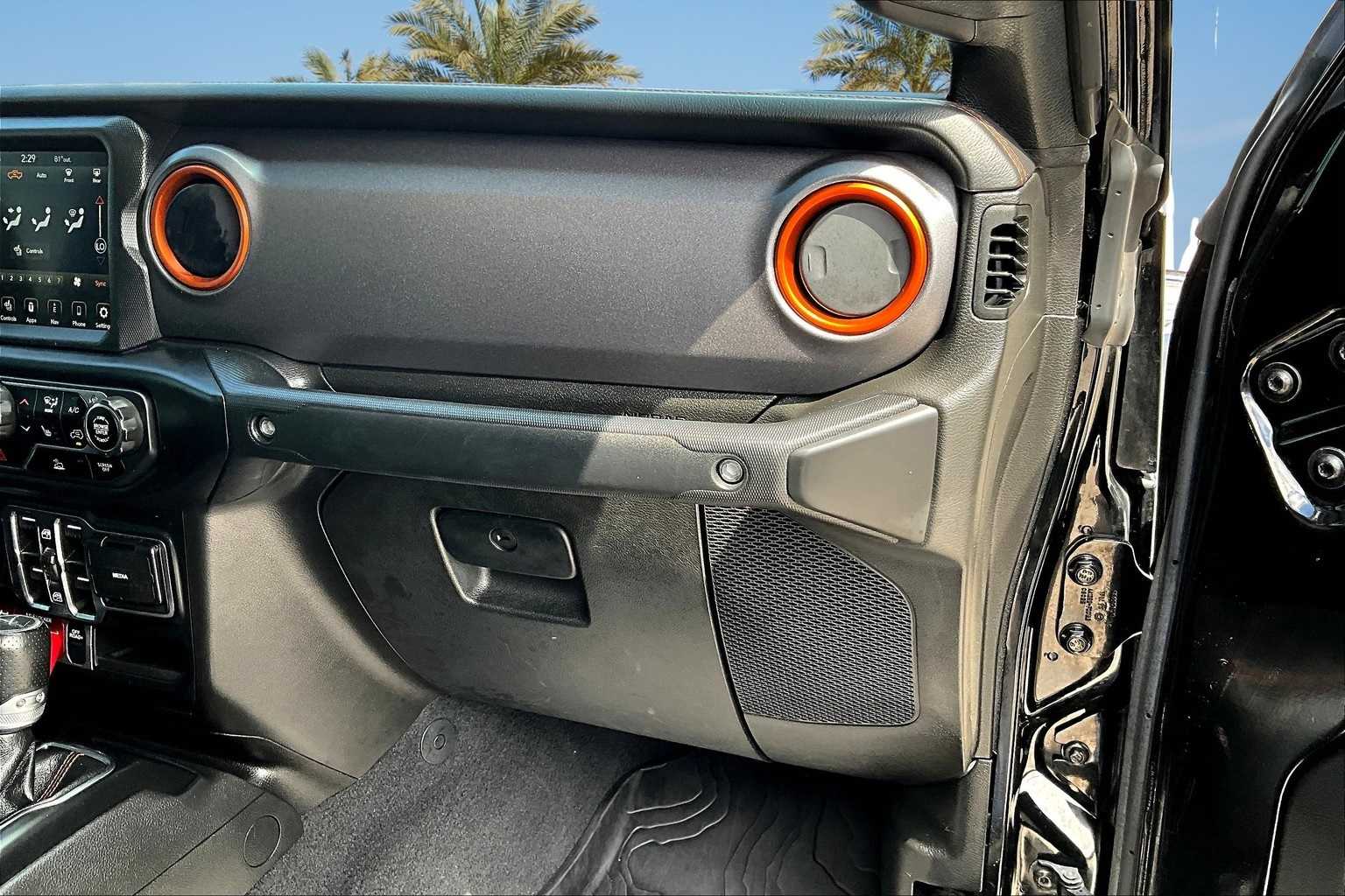Thumbnail: 2023 Jeep Gladiator - 23