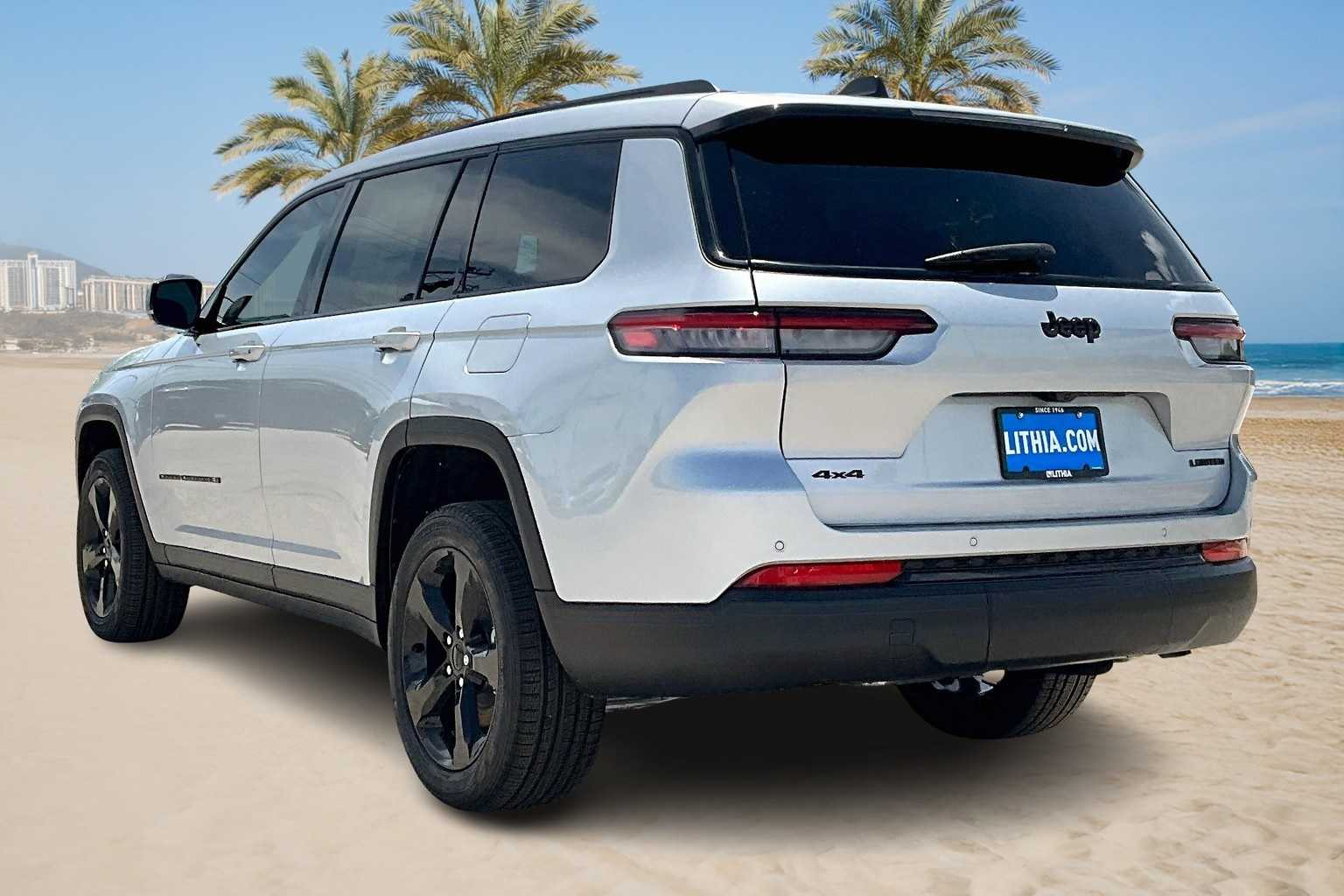 Thumbnail: 2025 Jeep Grand Cherokee - 4