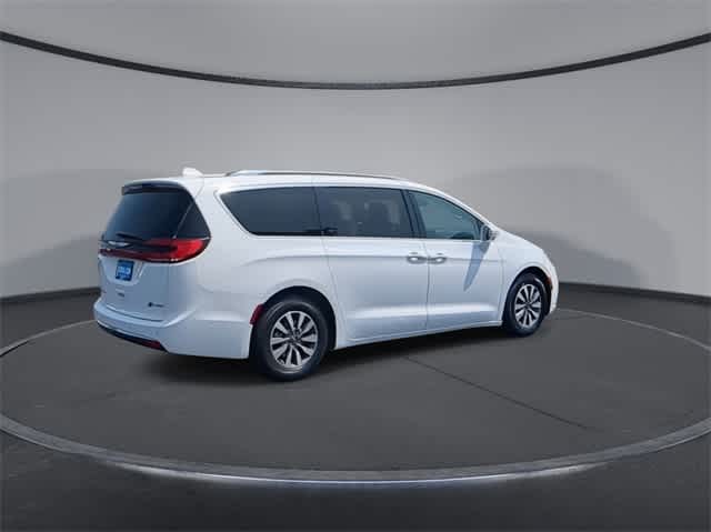 Thumbnail: 2021 Chrysler Pacifica - 8