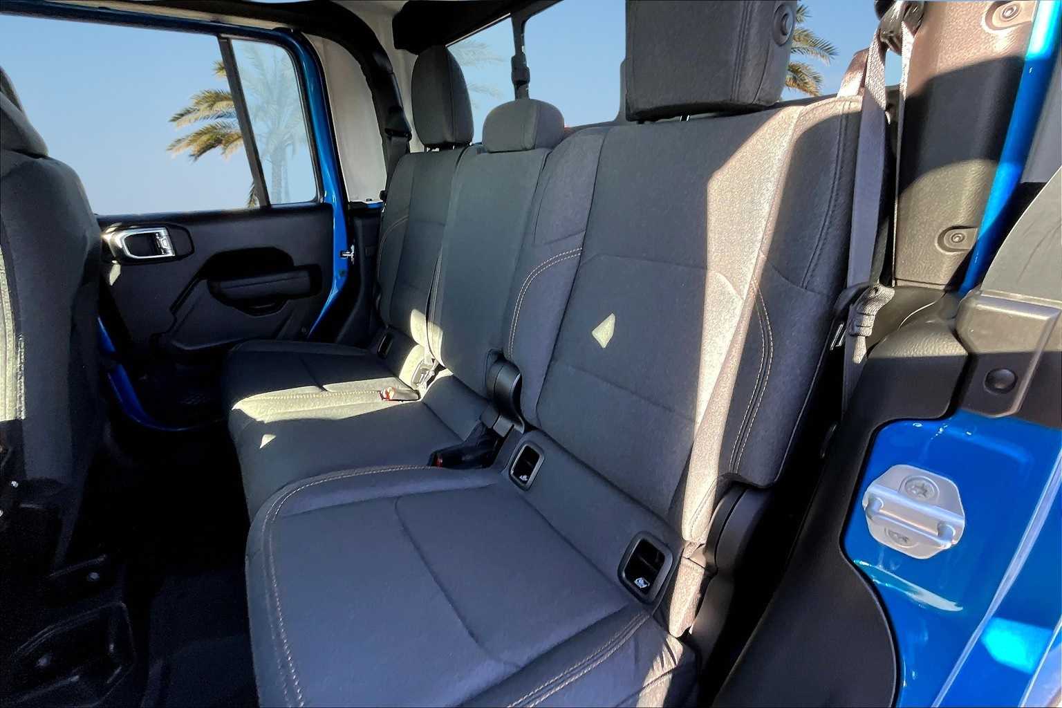 Thumbnail: 2025 Jeep Gladiator - 12