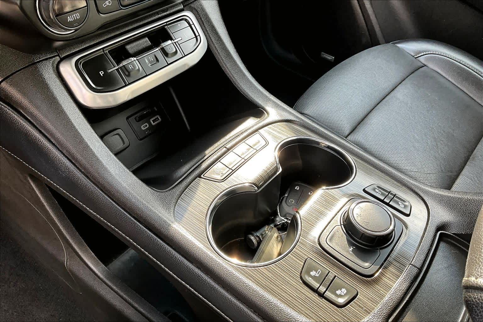 Thumbnail: 2023 GMC Acadia - 16