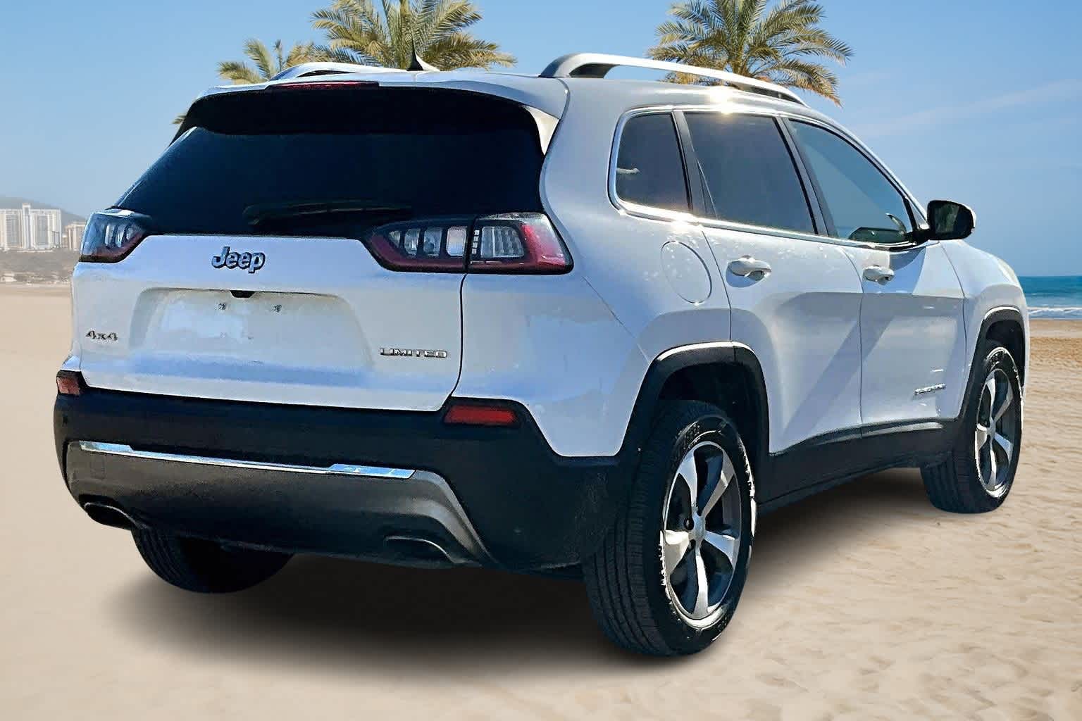 Thumbnail: 2020 Jeep Cherokee - 22