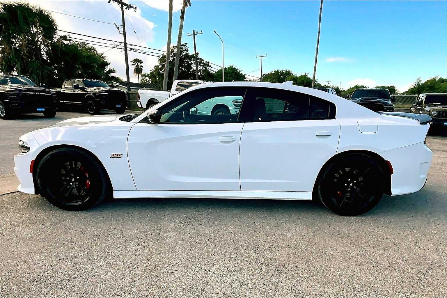 2023 Dodge Charger Scat Pack photo 3