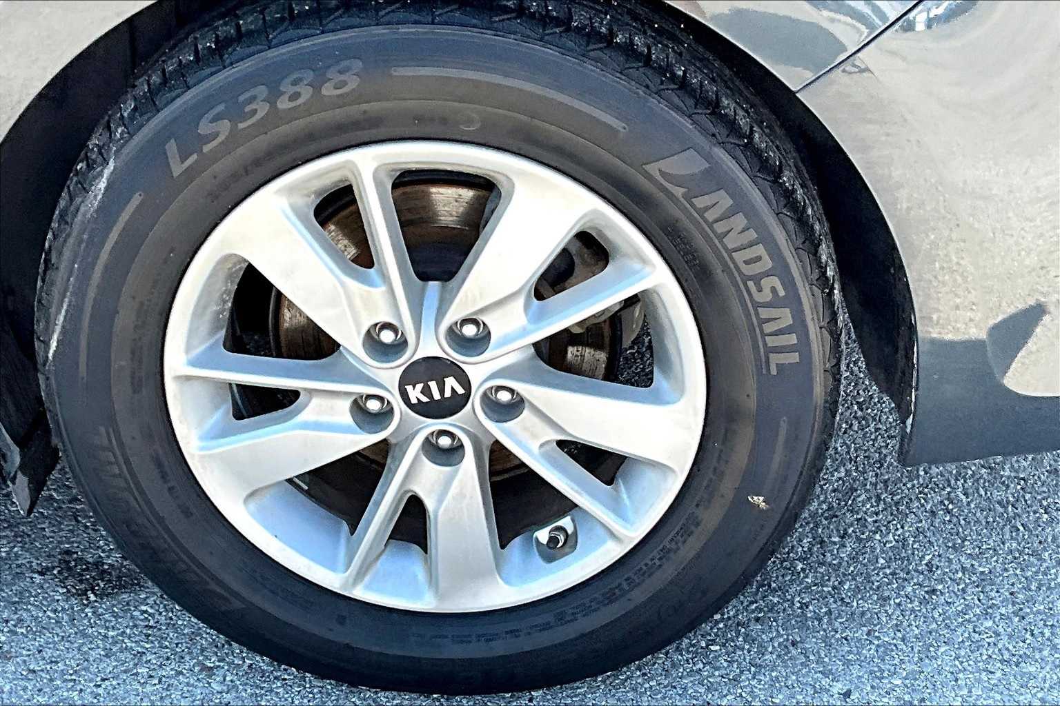 Thumbnail: 2016 Kia Optima - 33