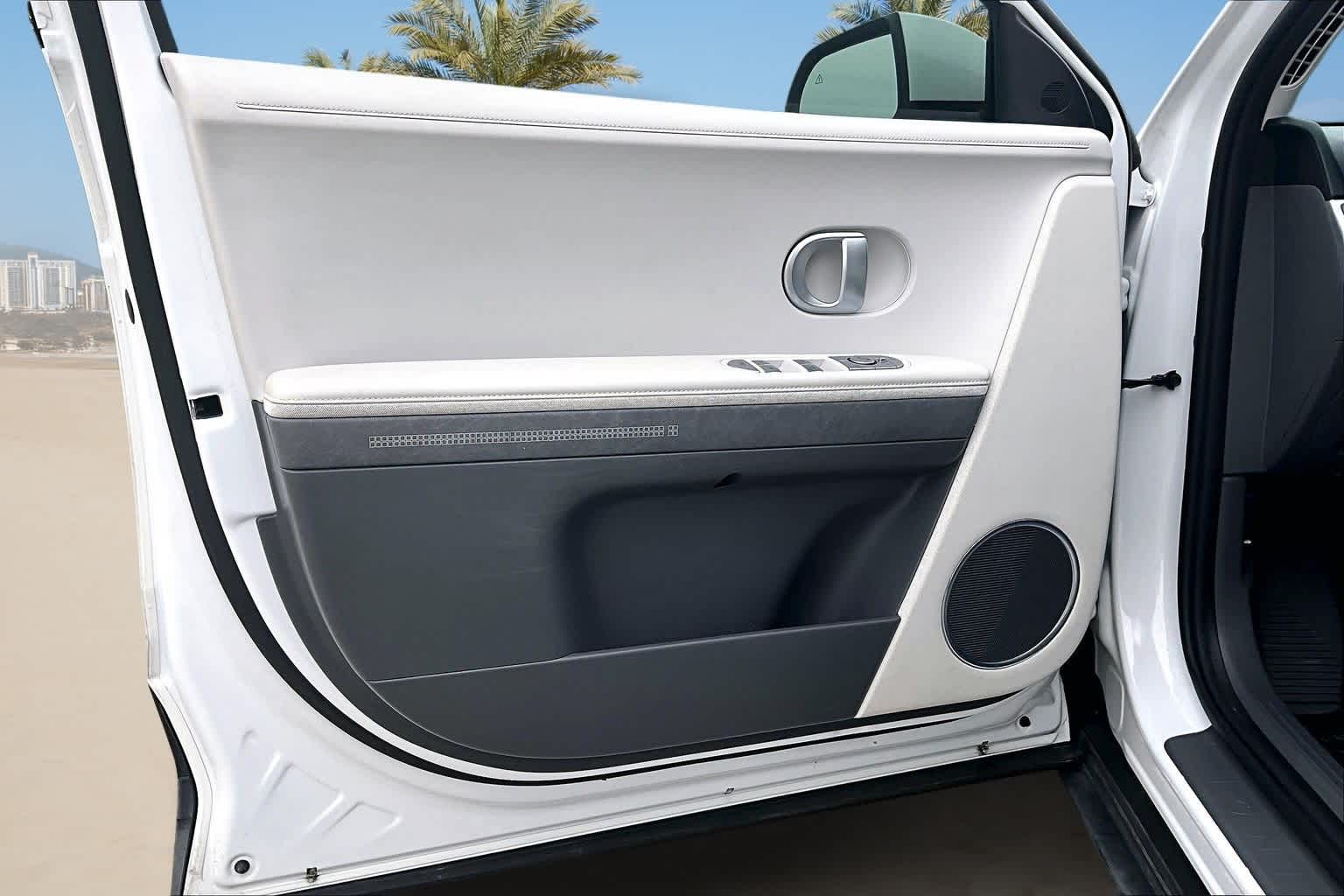 Thumbnail: 2023 Hyundai Ioniq 5 - 25