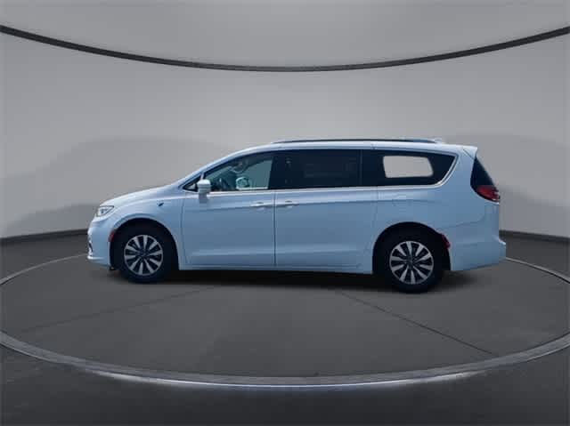 Thumbnail: 2021 Chrysler Pacifica - 5
