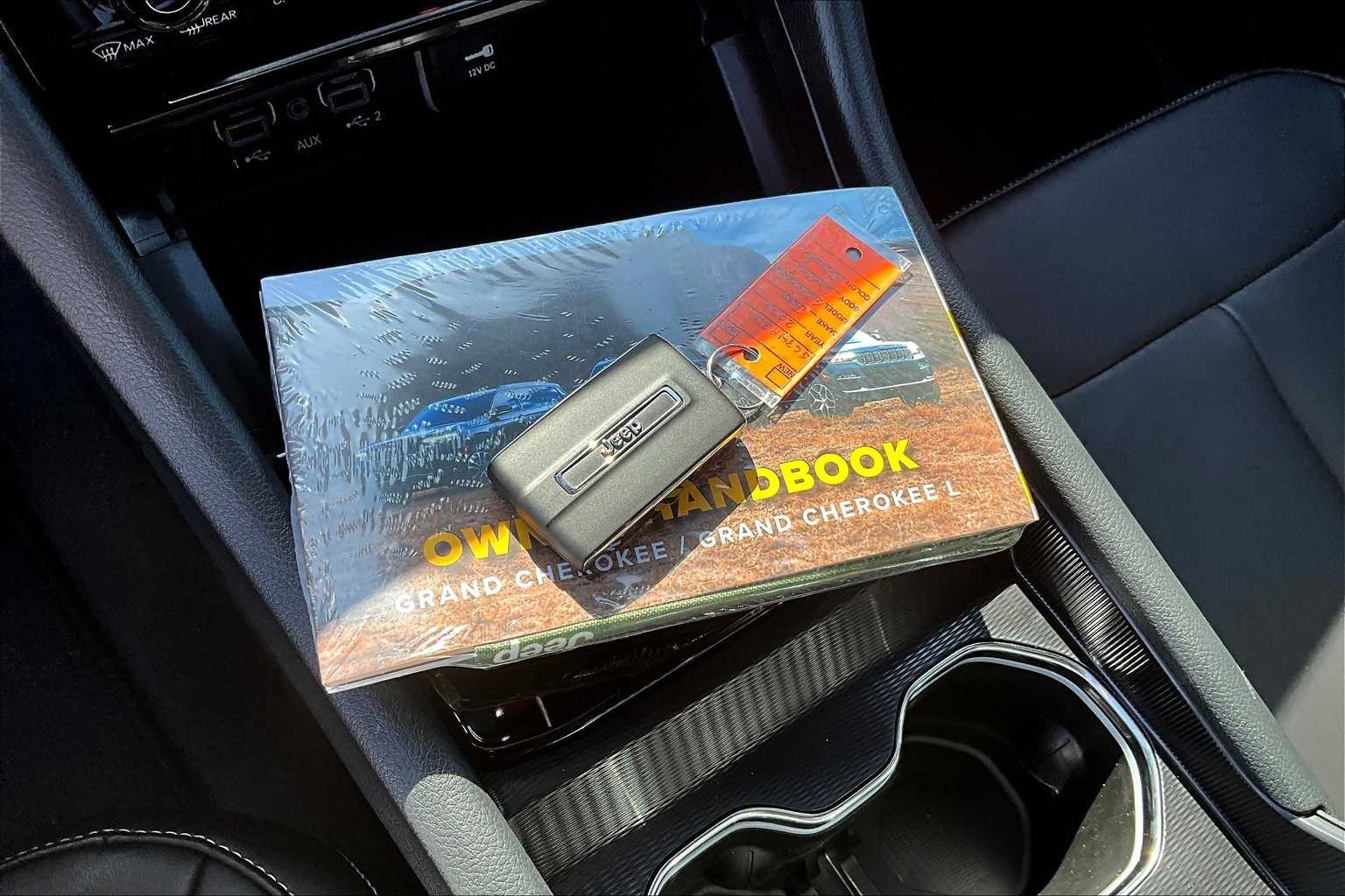 Thumbnail: 2025 Jeep Grand Cherokee - 20