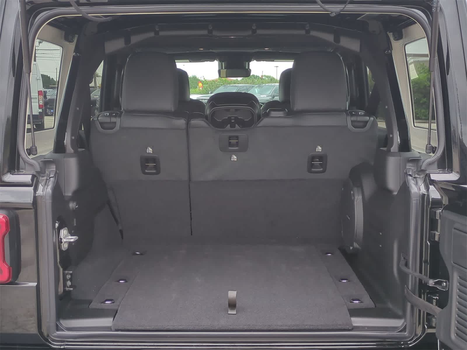 Thumbnail: 2025 Jeep Wrangler - 35