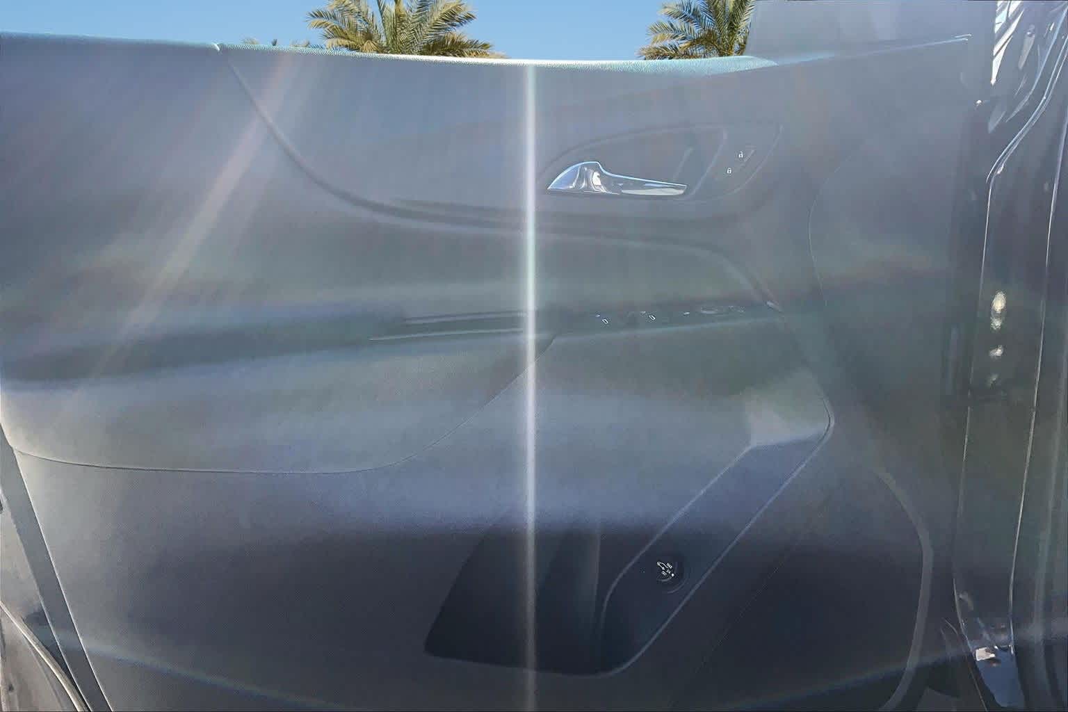 Thumbnail: 2020 Chevrolet Equinox - 25