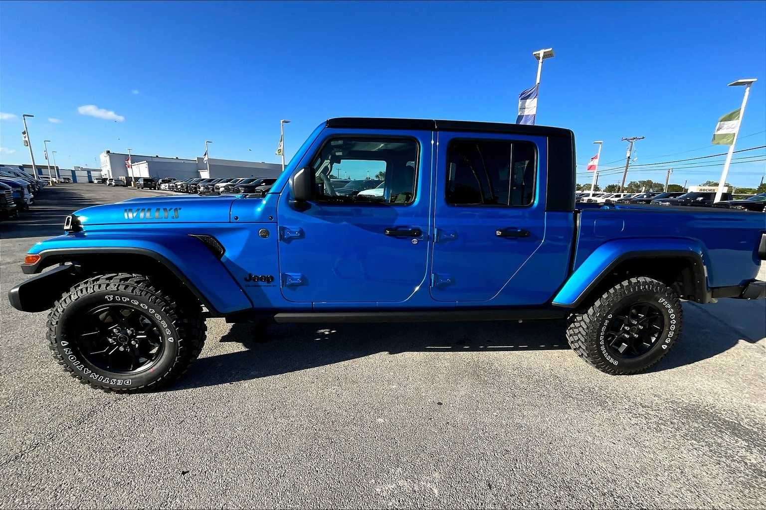 Thumbnail: 2025 Jeep Gladiator - 3