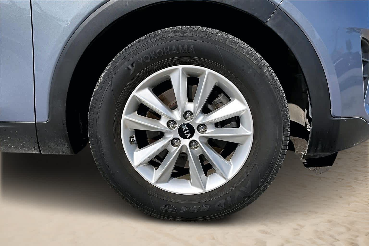 Thumbnail: 2020 Kia Sorento - 8