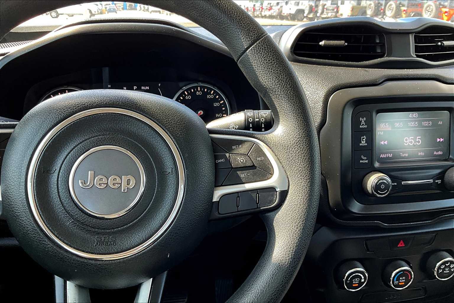 Thumbnail: 2020 Jeep Renegade - 26