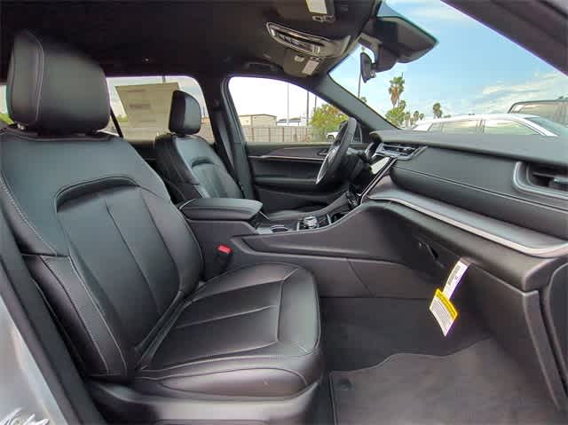 Thumbnail: 2025 Jeep Grand Cherokee - 21