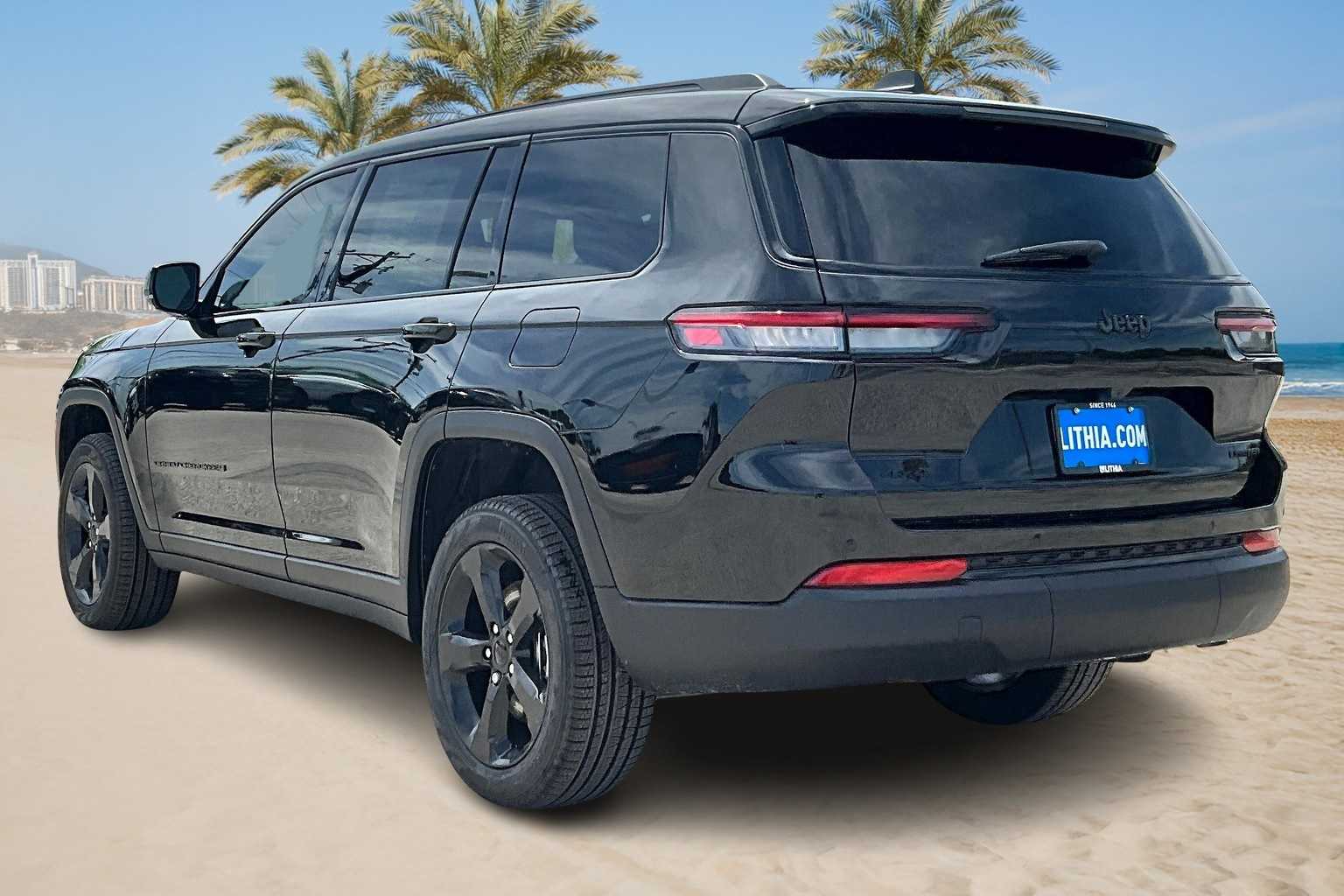 Thumbnail: 2025 Jeep Grand Cherokee - 4