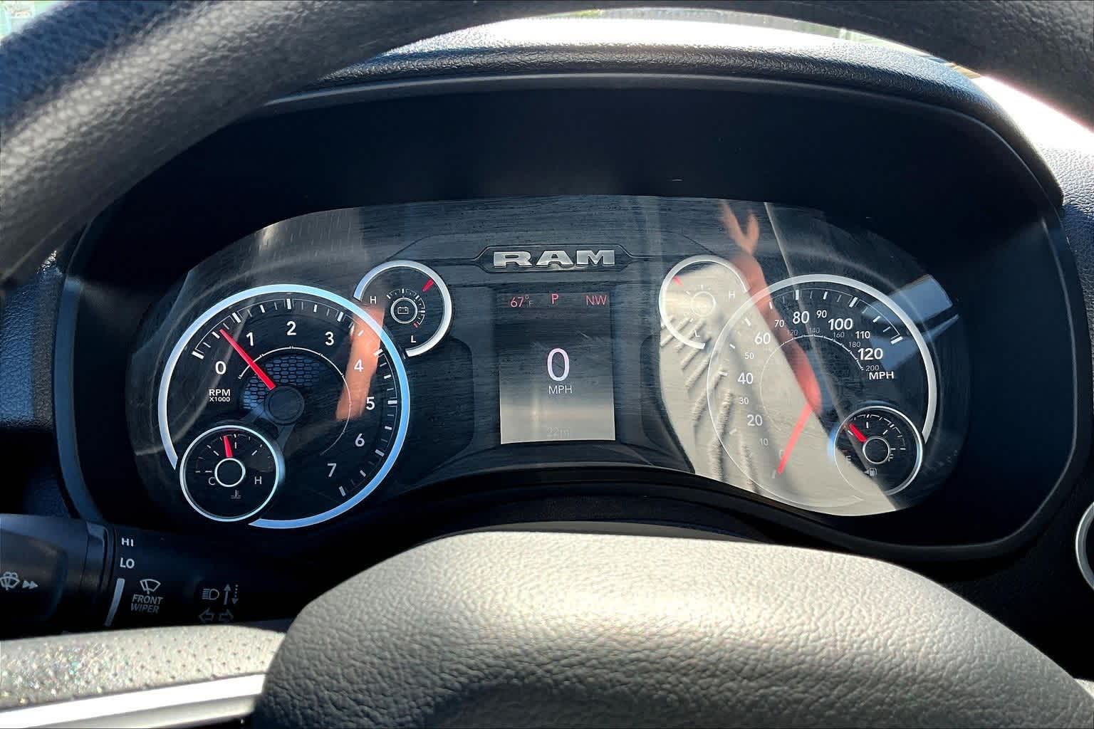 Thumbnail: 2025 RAM 1500 - 18