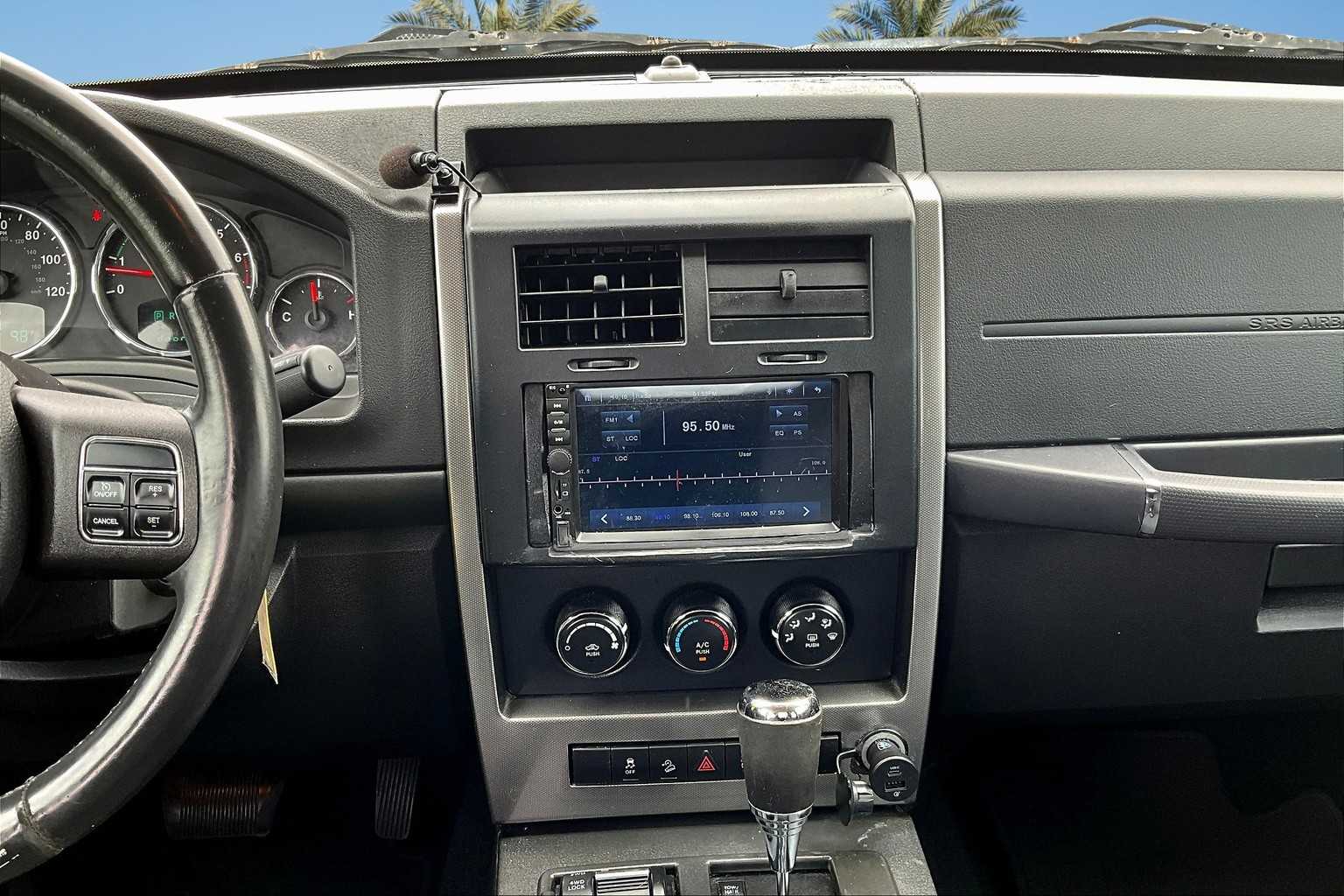 2011 Jeep Liberty Sport 15