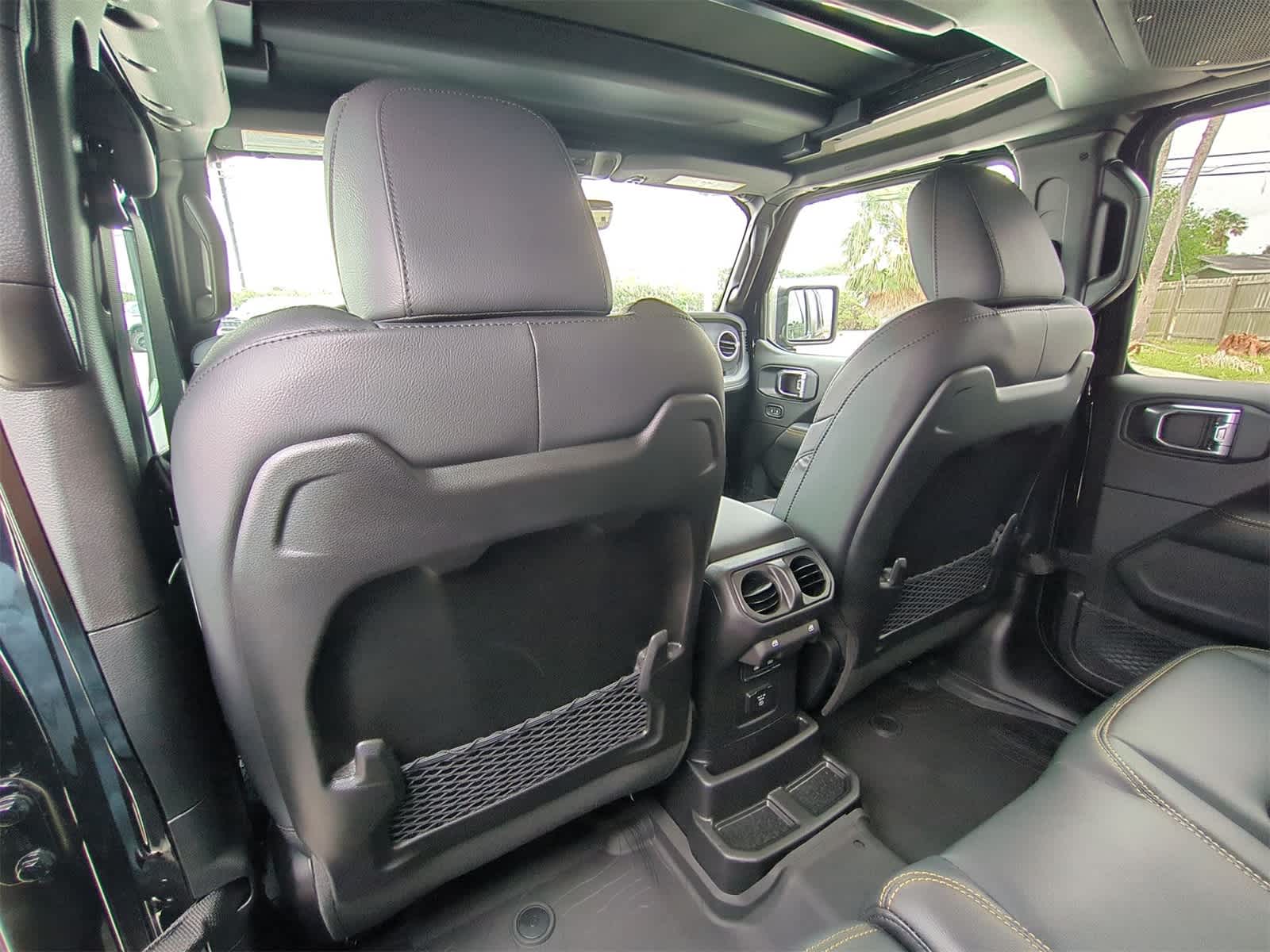 Thumbnail: 2025 Jeep Wrangler - 19