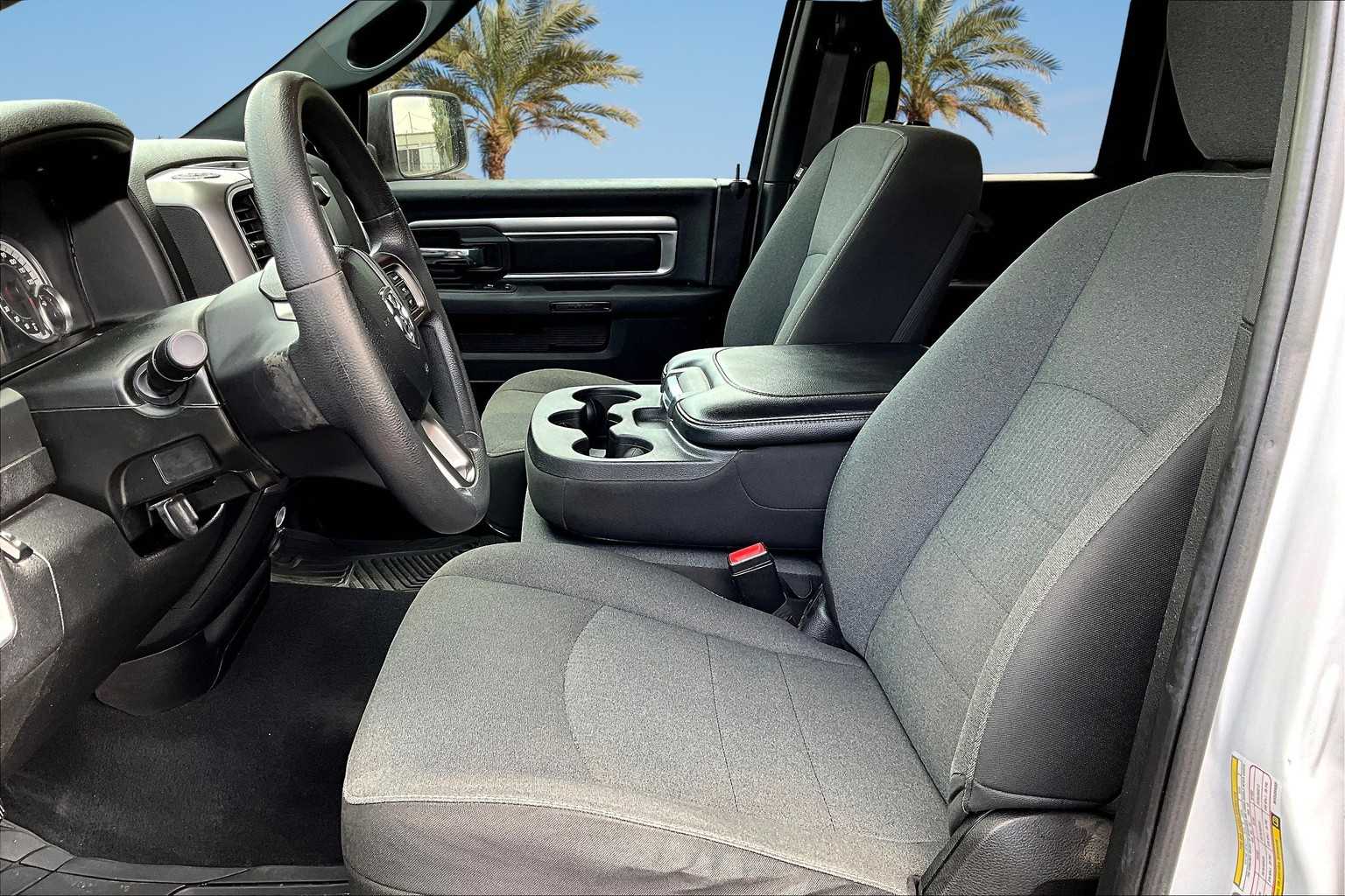 Thumbnail: 2021 RAM 1500 Classic - 9