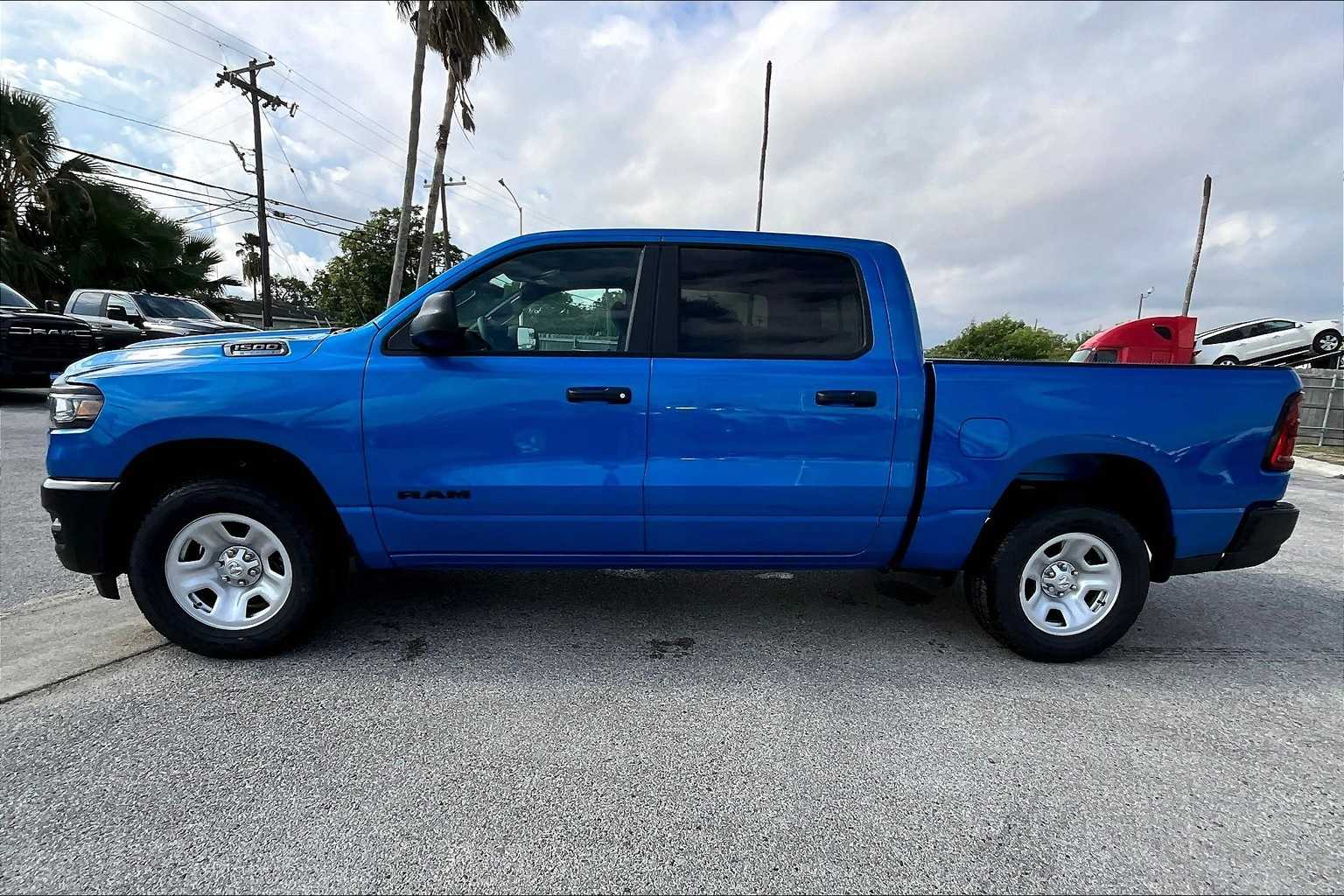 Thumbnail: 2025 RAM 1500 - 3