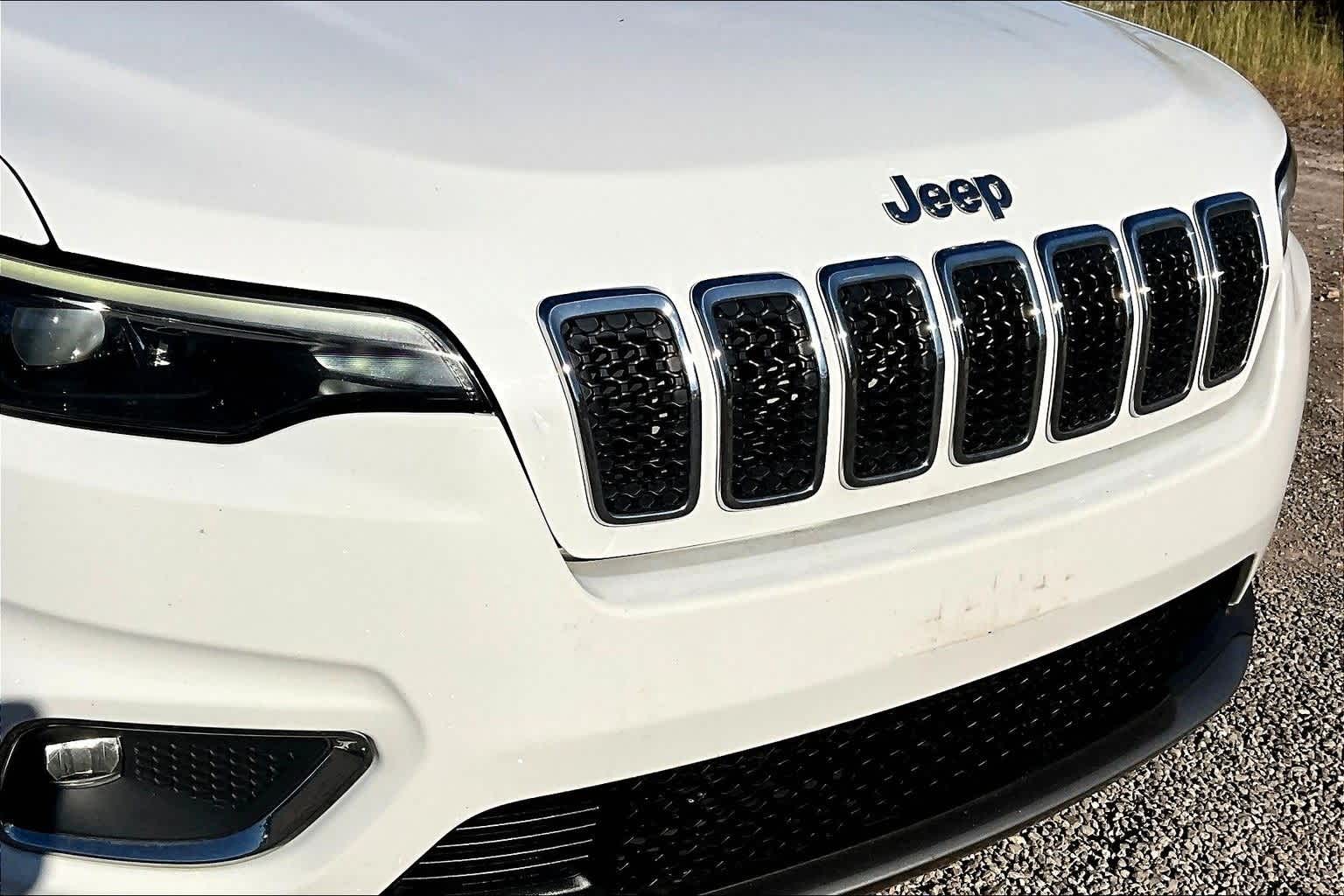 Thumbnail: 2020 Jeep Cherokee - 32