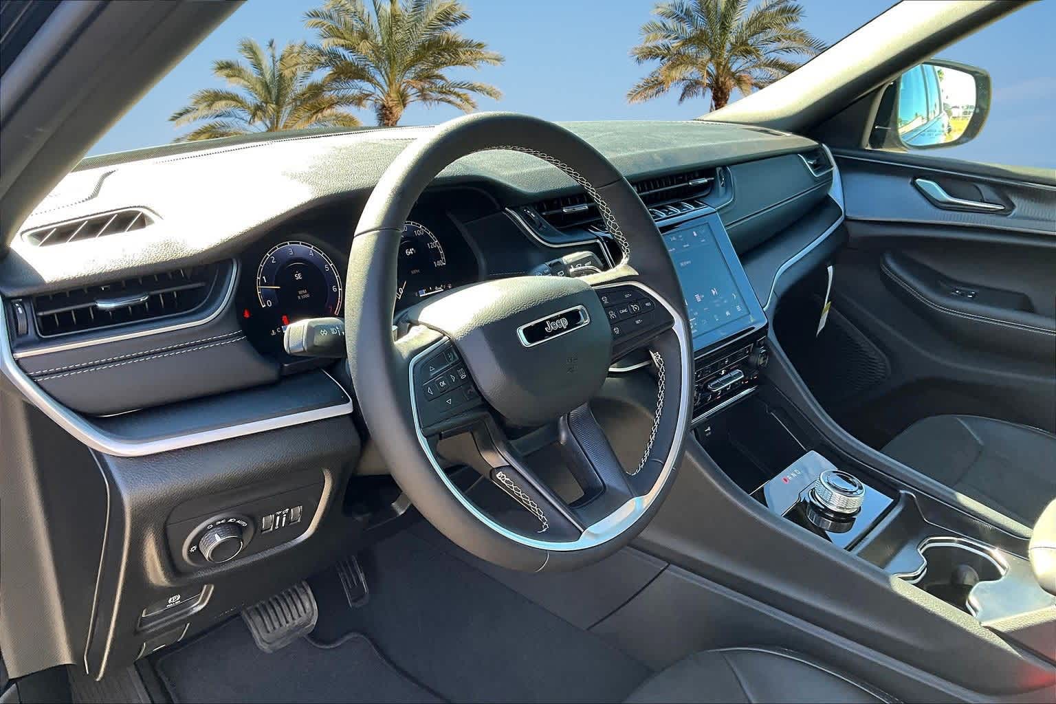 Thumbnail: 2025 Jeep Grand Cherokee - 2