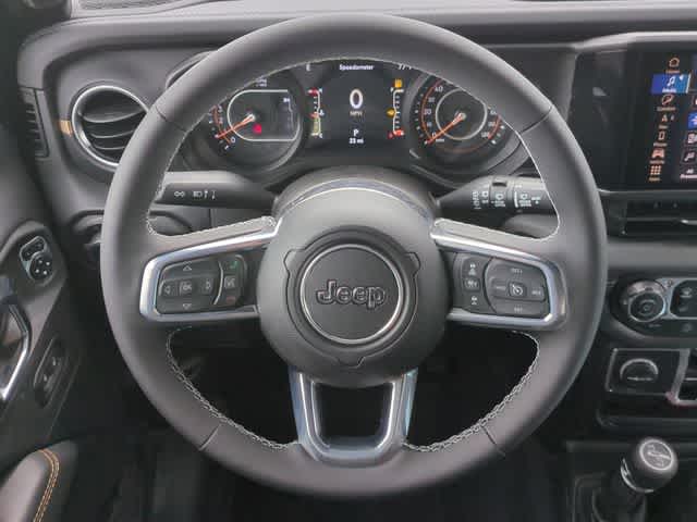 2025 Jeep Wrangler 4-Door Sahara - Photo 23