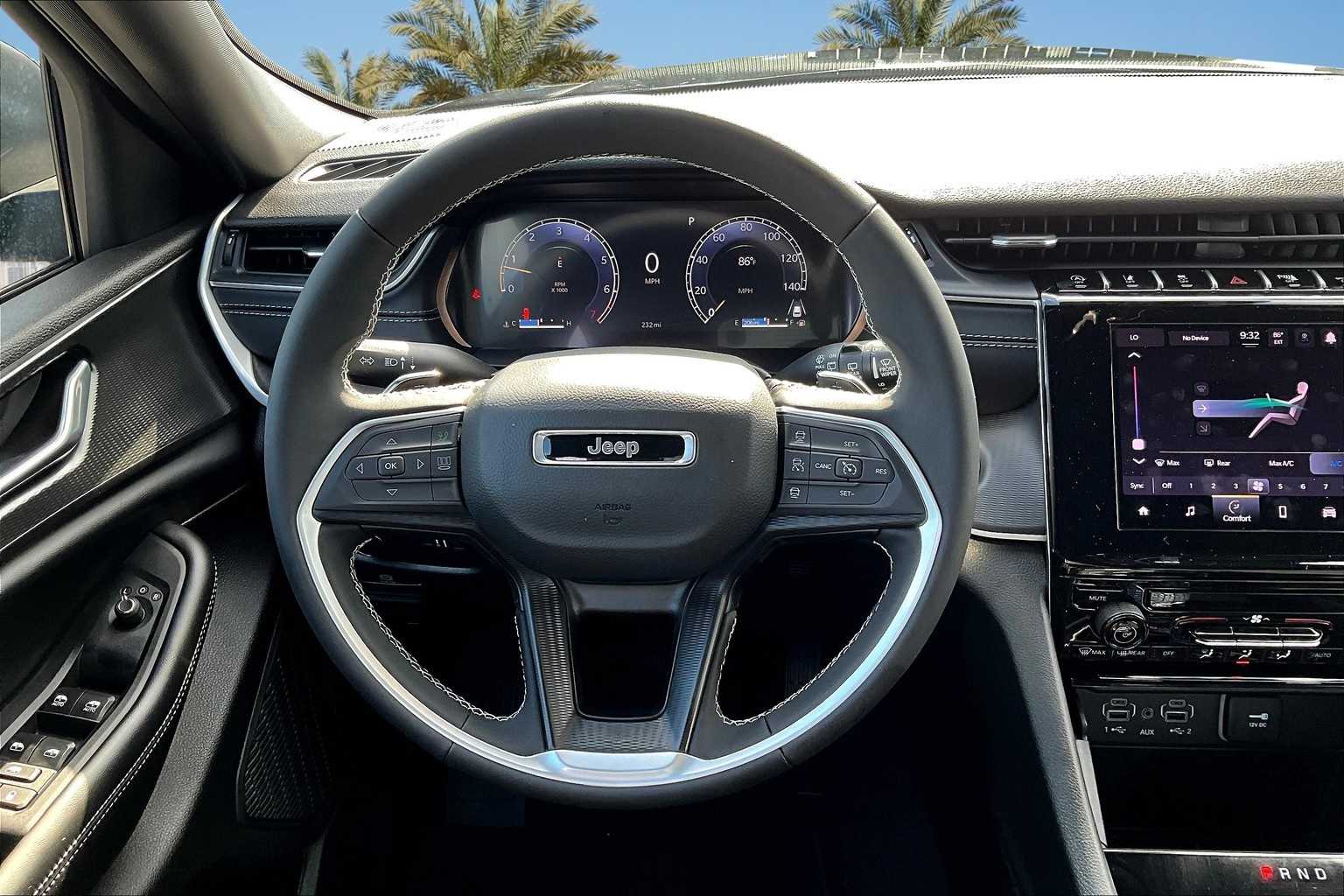 Thumbnail: 2025 Jeep Grand Cherokee - 15