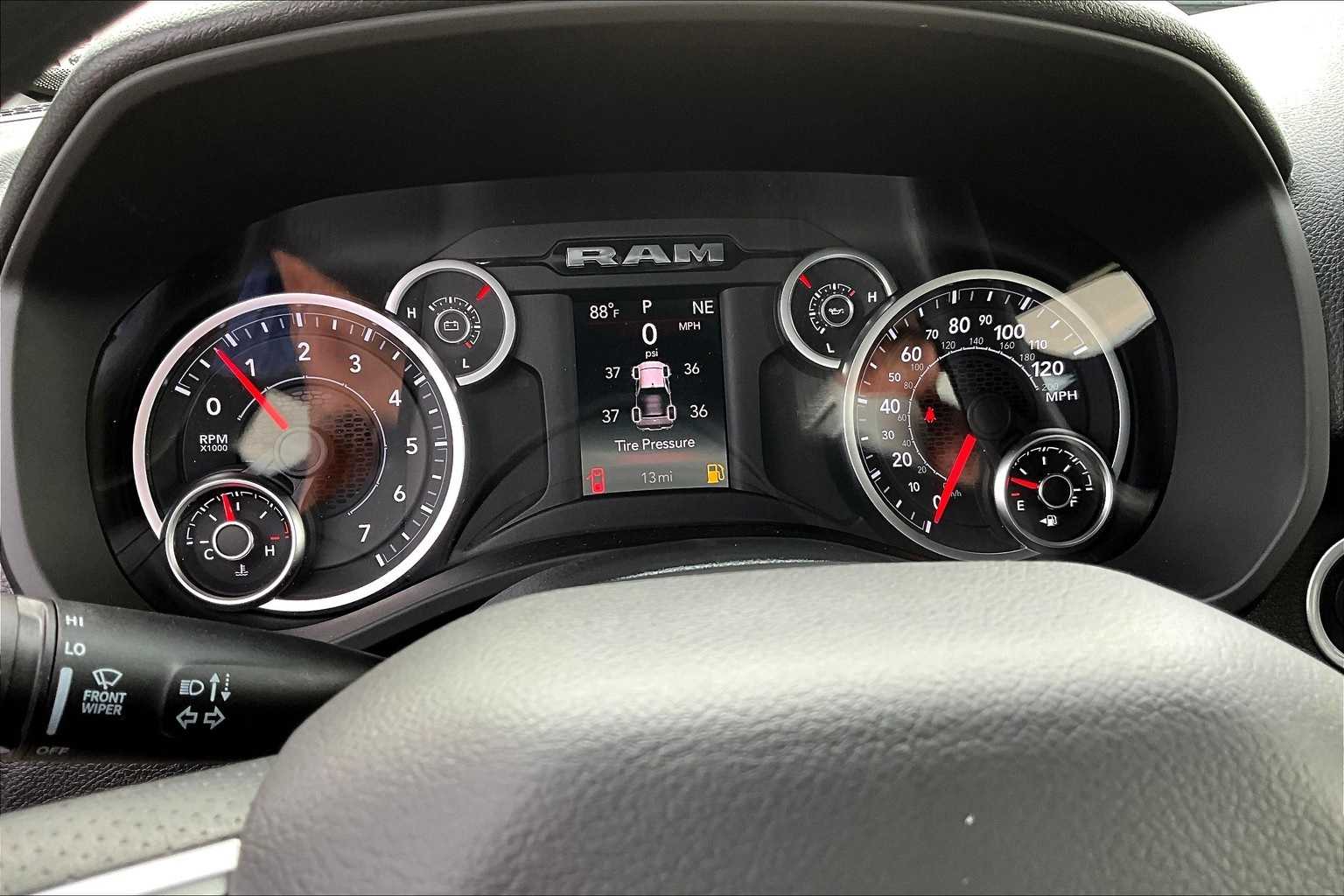 Thumbnail: 2025 RAM 1500 - 18