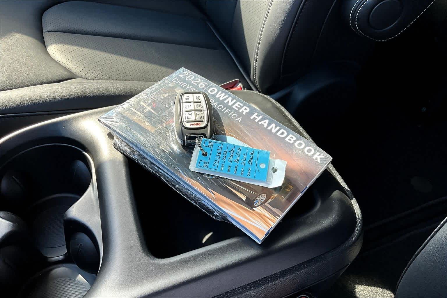 Thumbnail: 2026 Chrysler Pacifica - 20