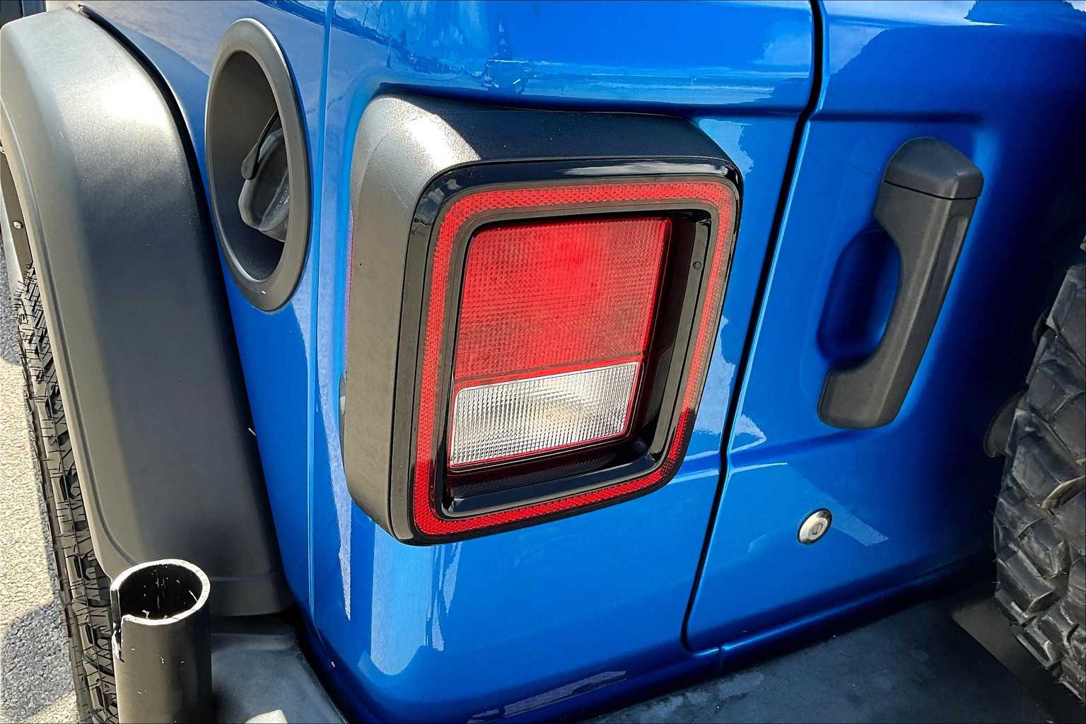 Thumbnail: 2021 Jeep Wrangler - 30