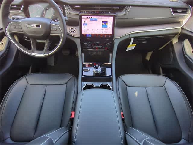 2025 Jeep Grand Cherokee Limited Edition 16