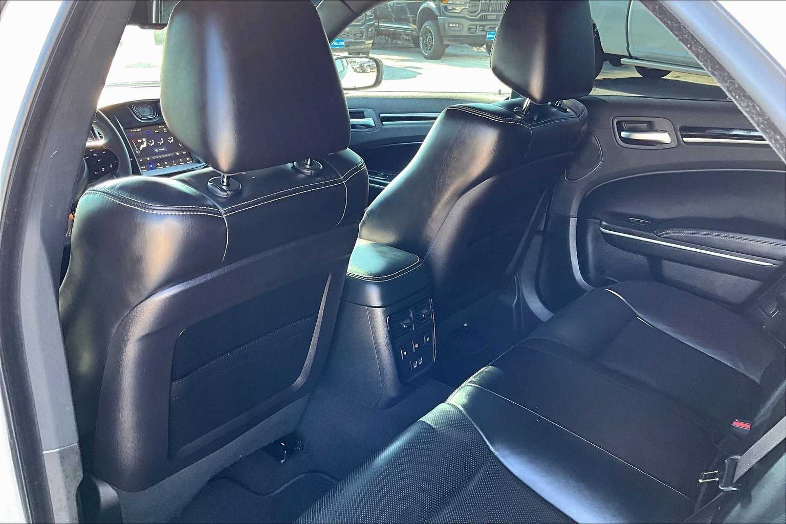 Thumbnail: 2023 Chrysler 300 - 11