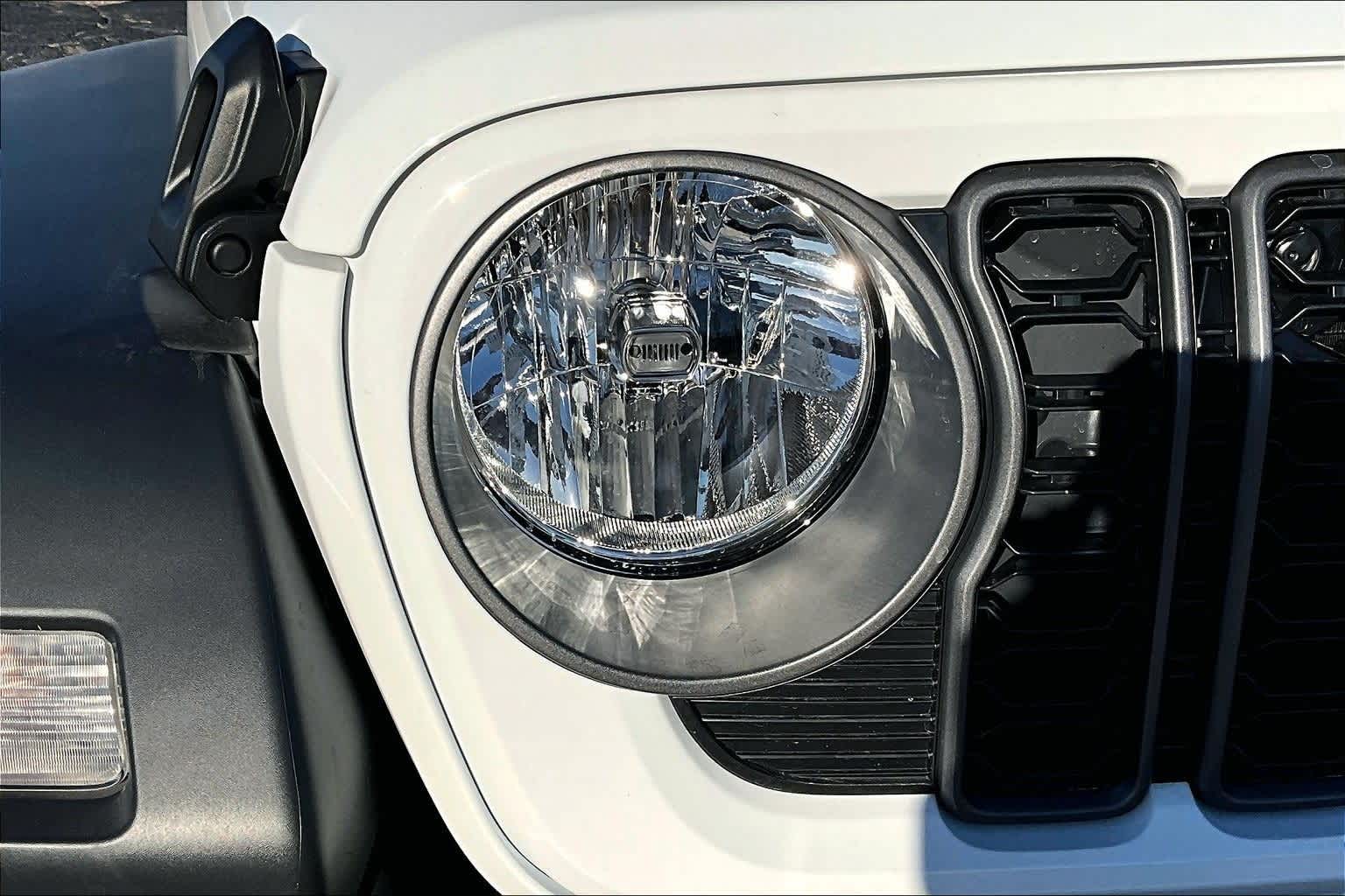 Thumbnail: 2018 Jeep Wrangler - 31