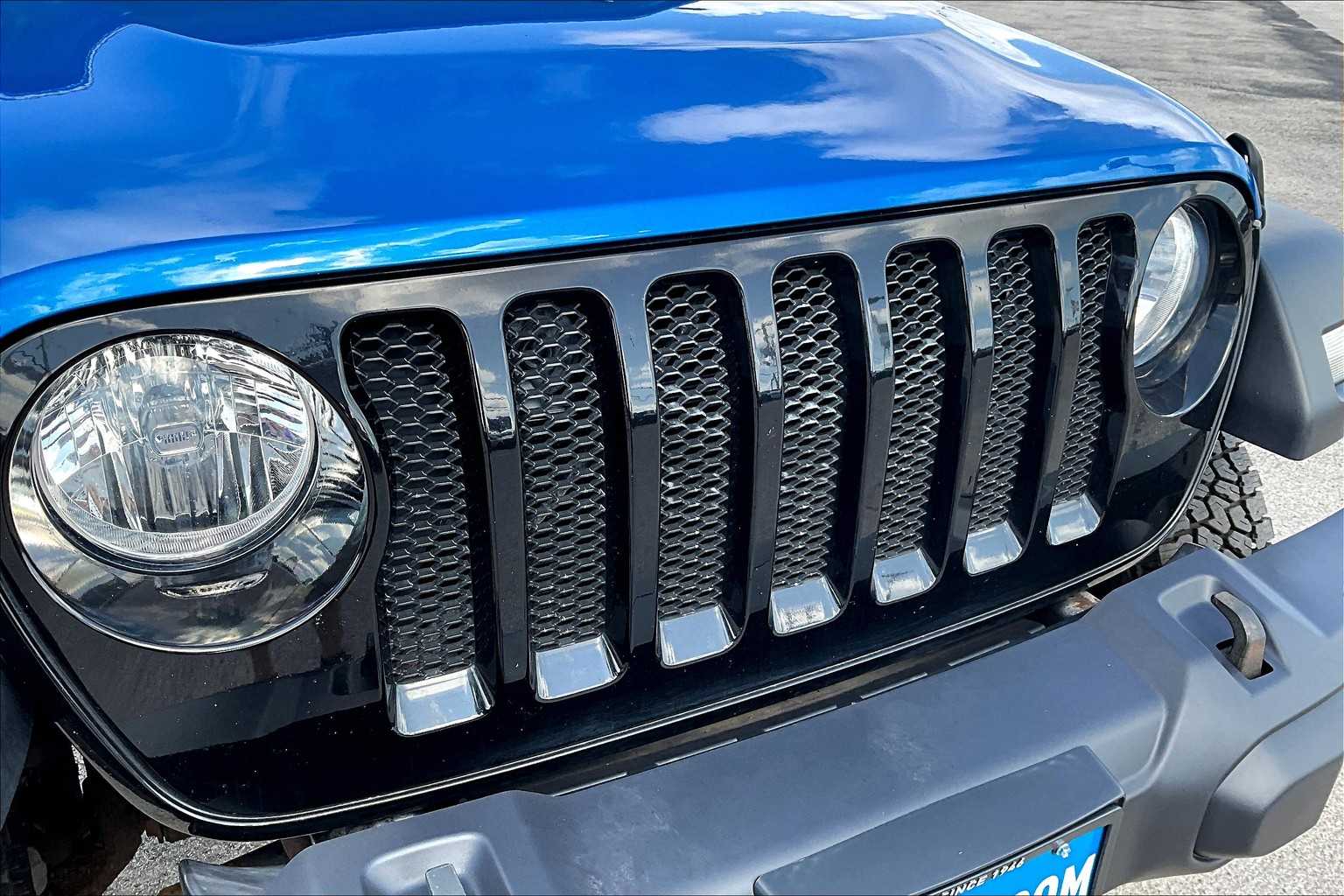 Thumbnail: 2021 Jeep Wrangler - 31