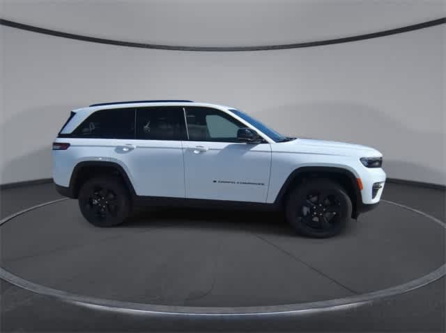 Thumbnail: 2025 Jeep Grand Cherokee - 9