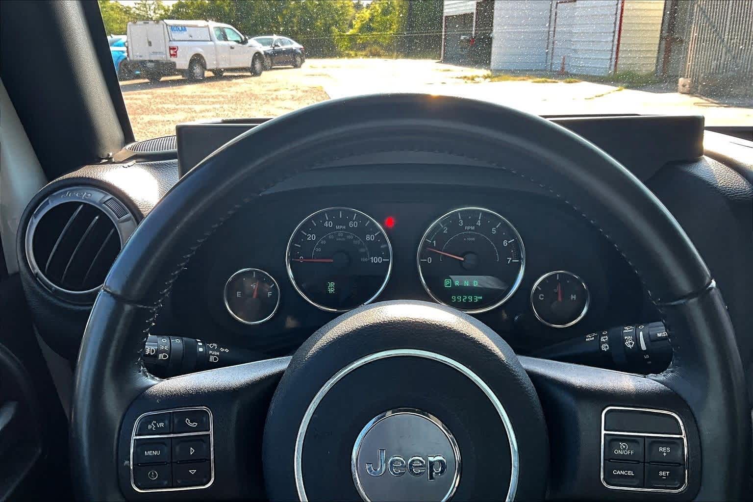 Thumbnail: 2018 Jeep Wrangler - 17