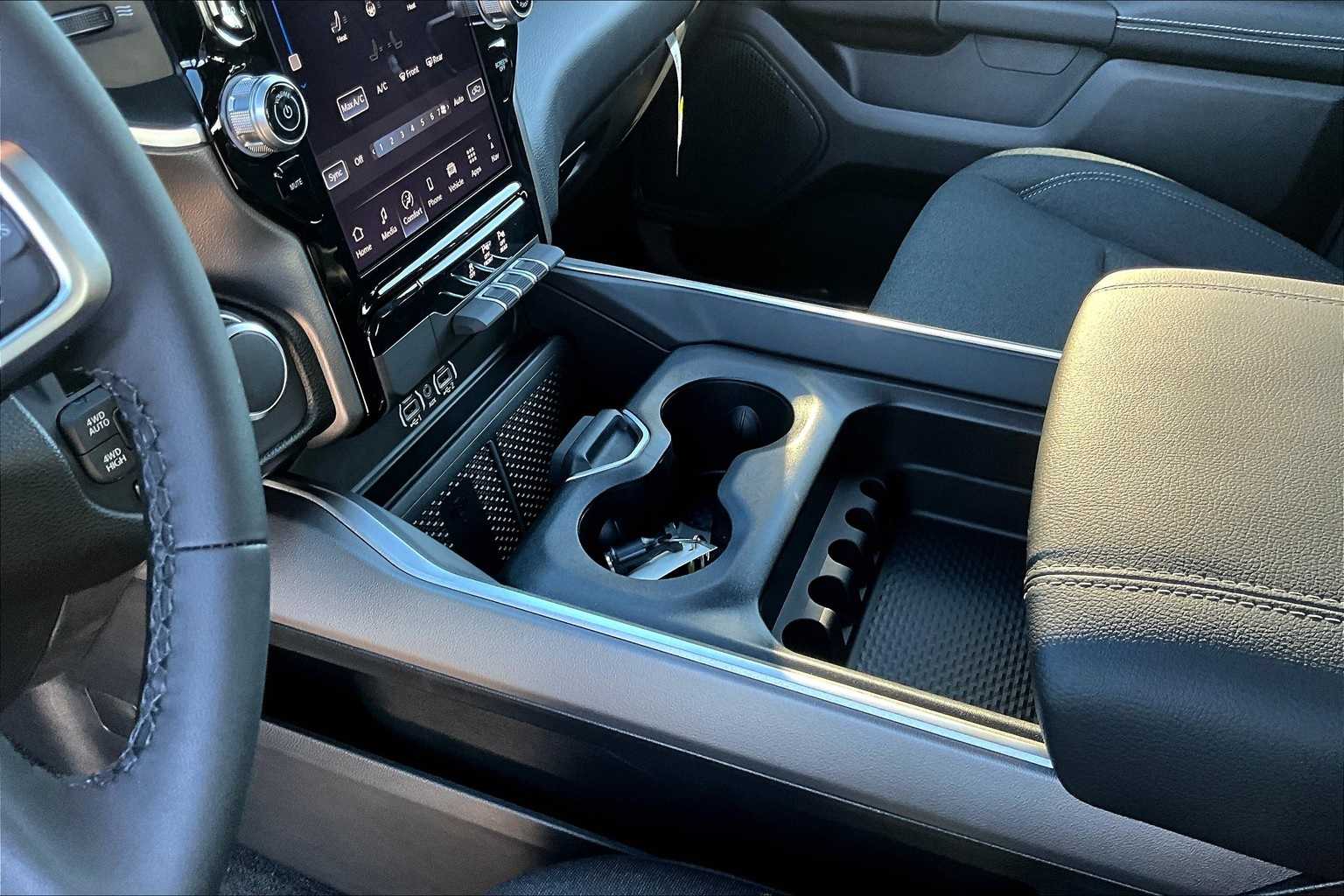 Thumbnail: 2026 RAM 1500 - 17