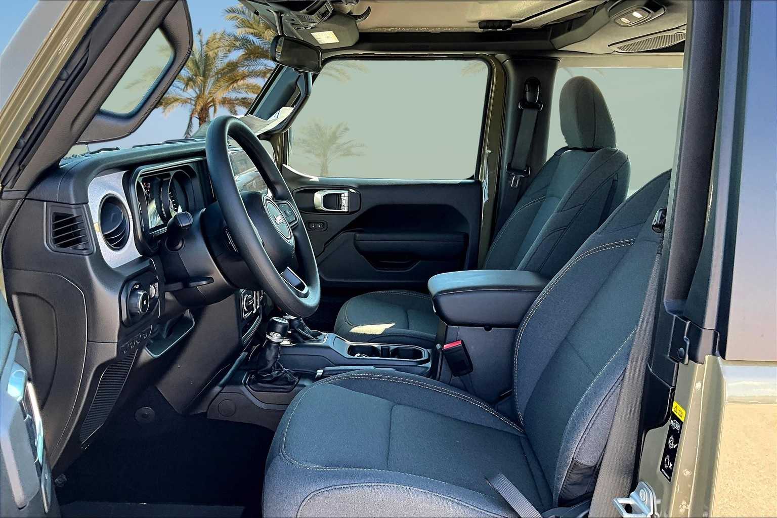 Thumbnail: 2025 Jeep Wrangler - 10