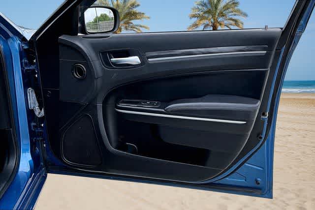 Thumbnail: 2022 Chrysler 300 - 26