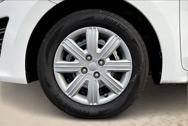 Thumbnail: 2023 Kia Rio - 7