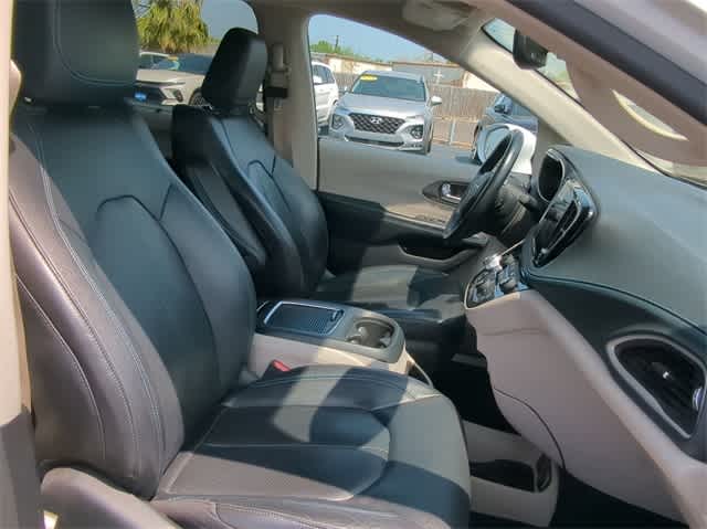 Thumbnail: 2021 Chrysler Pacifica - 21