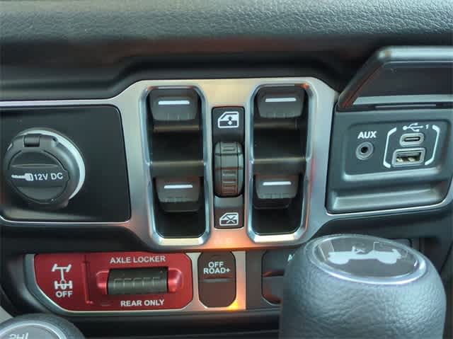 Thumbnail: 2025 Jeep Wrangler - 31
