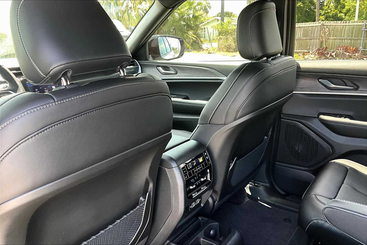 Thumbnail: 2025 Jeep Grand Cherokee - 12