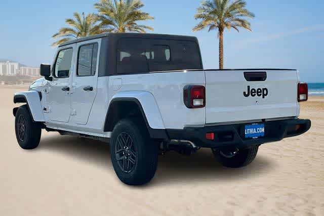 Thumbnail: 2025 Jeep Gladiator - 4