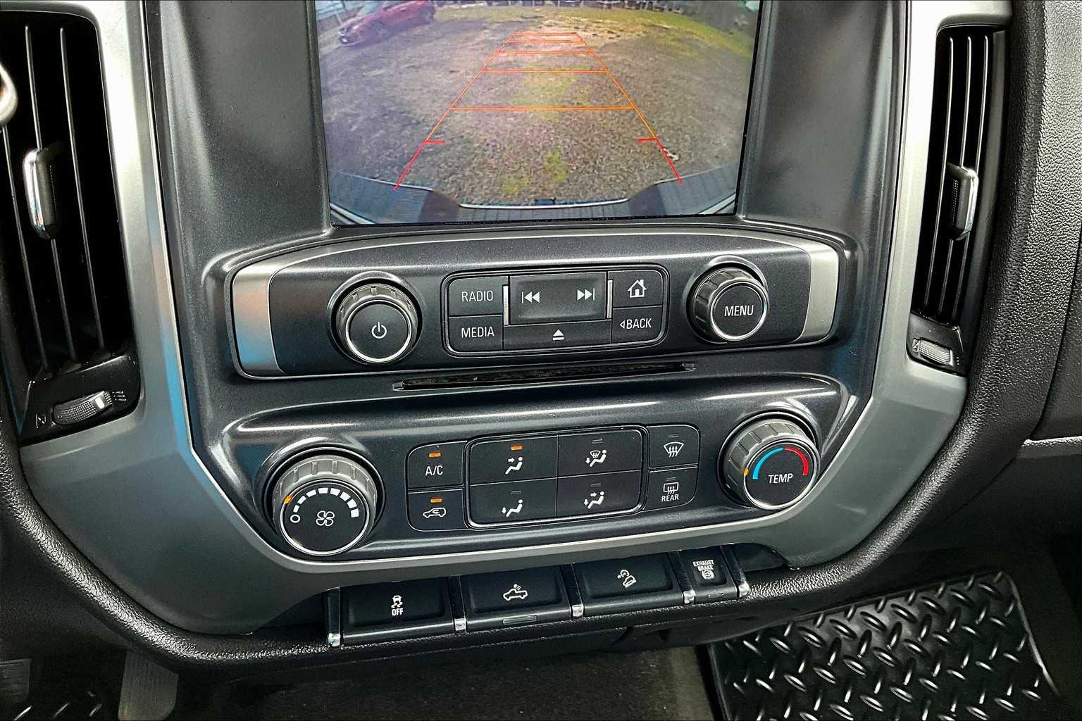 Thumbnail: 2015 Chevrolet Silverado 3500 - 32