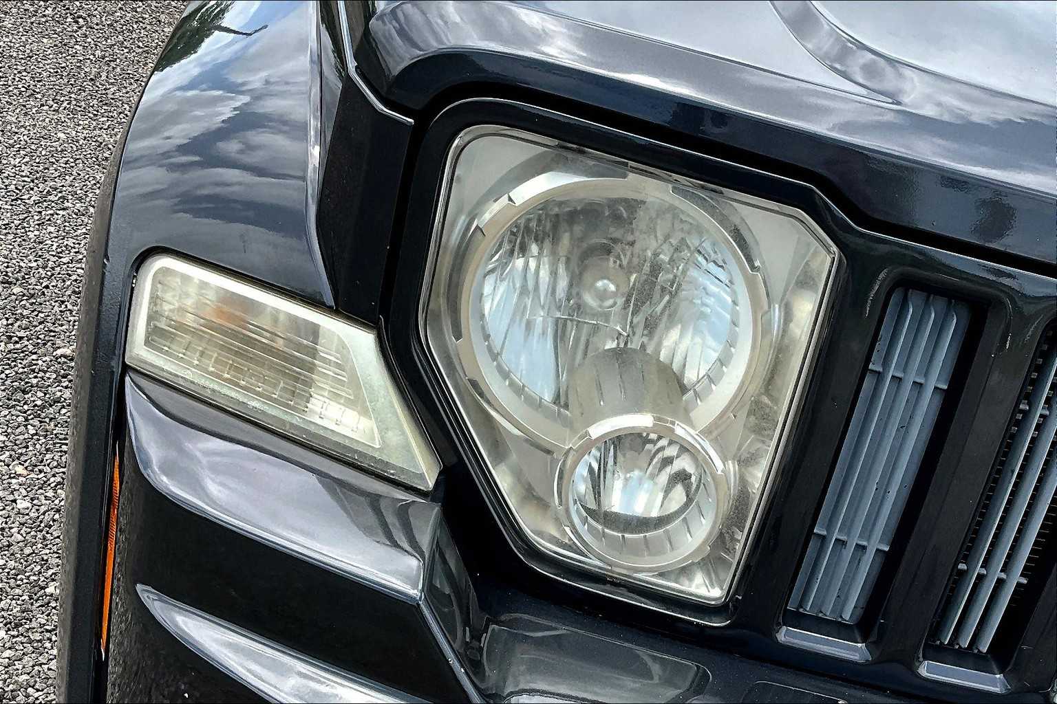 2011 Jeep Liberty Sport 30