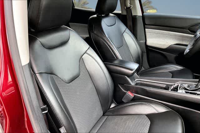 Thumbnail: 2022 Jeep Compass - 14